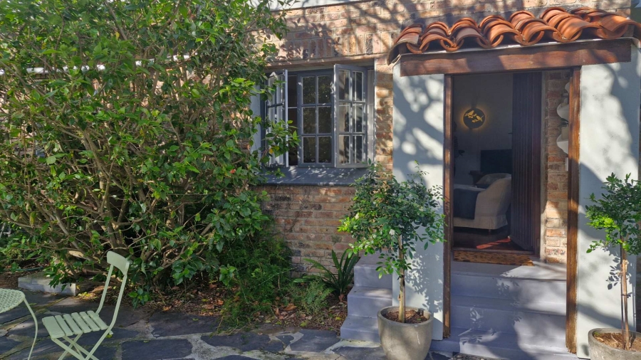 To Let 1 Bedroom Property for Rent in Clovelly Western Cape